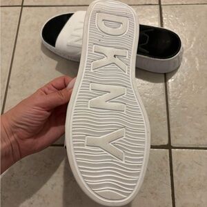 DKNY Women's Mara Slide Wedge Sandals ~ White 8.5